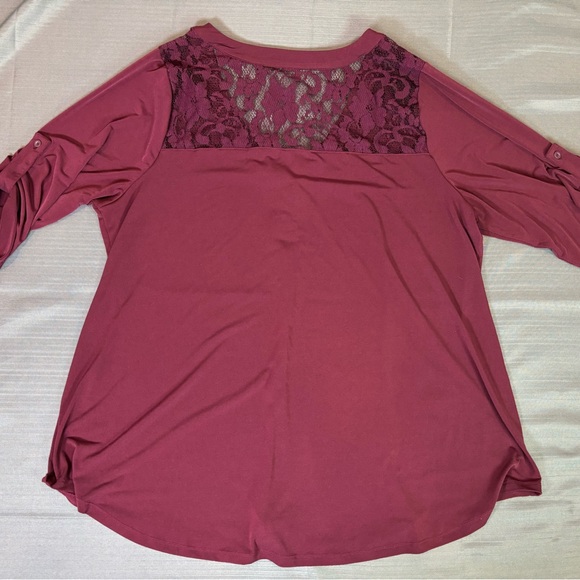 Torrid Lace Back Blouse Size 3 Plus Size Burgundy Roll Tab Sleeve Top - Picture 4 of 7